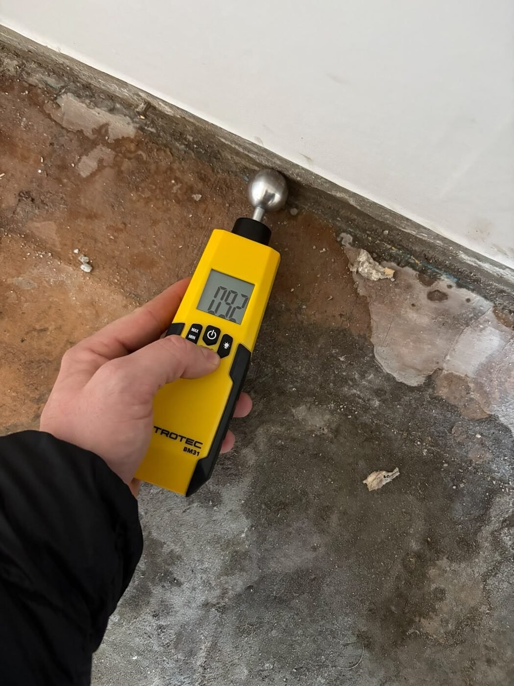 Professionele vochtmeting bij vloer en wand